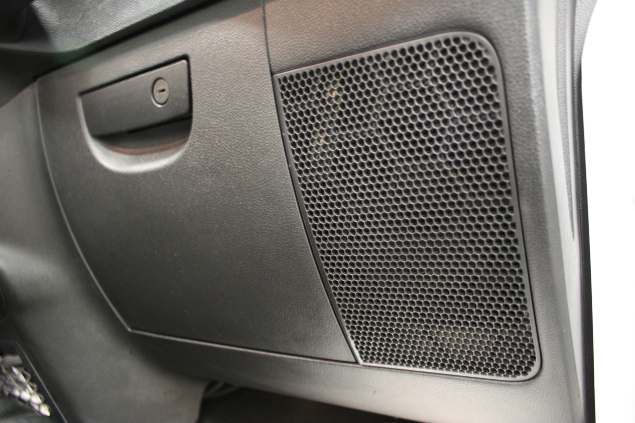 What Size Speakers are in a 2015 Jeep Wrangler 