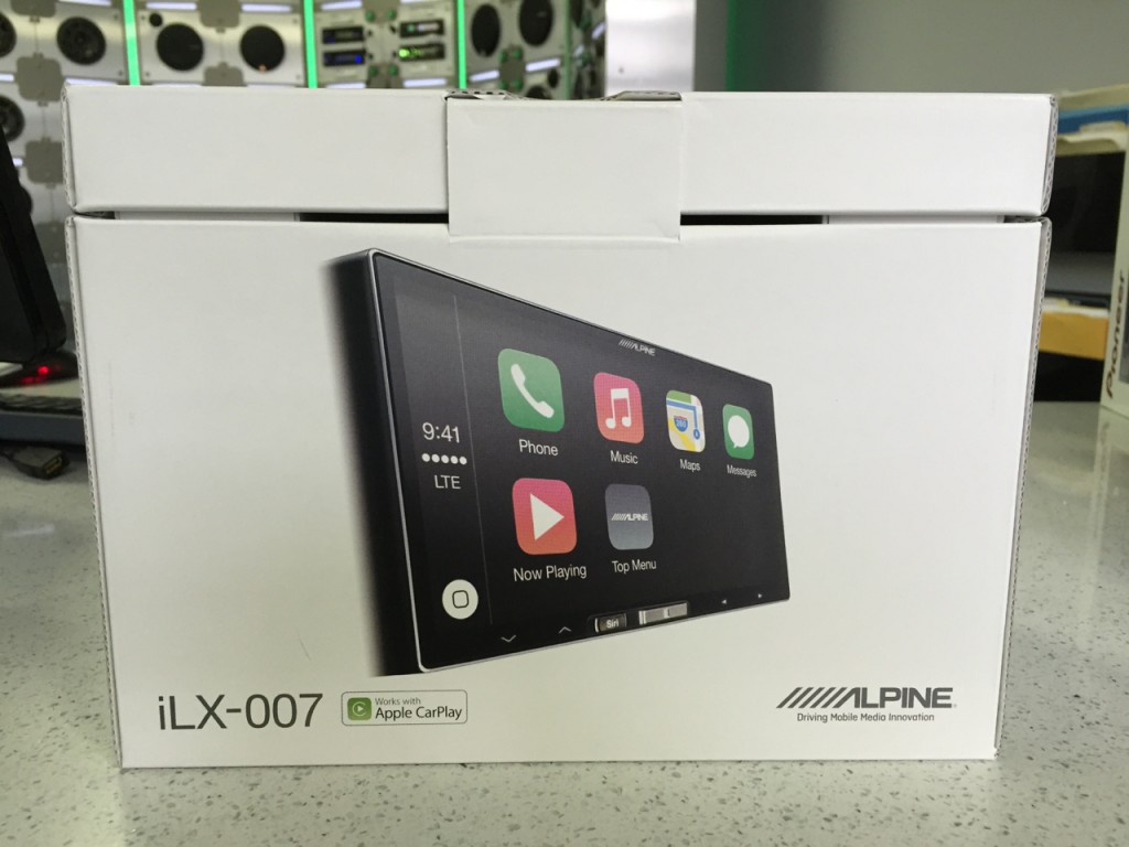 Alpine iLX-007 Review - The packaging is pretty sweet