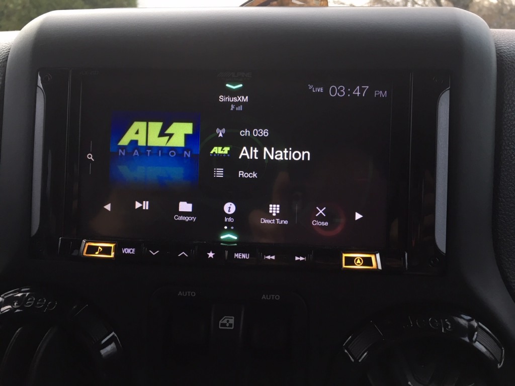 Best Apple CarPlay Stereo 2019 - Alpine iLX-207 aka i207-WRA