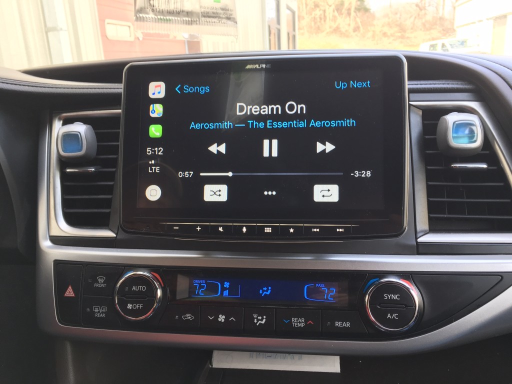 Best Apple CarPlay Stereo 2019 - Alpine iLX-F309 Halo 9