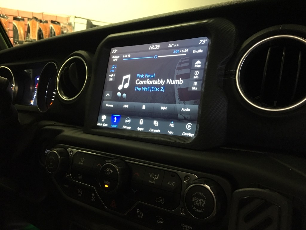 2018 jeep wrangler stereo