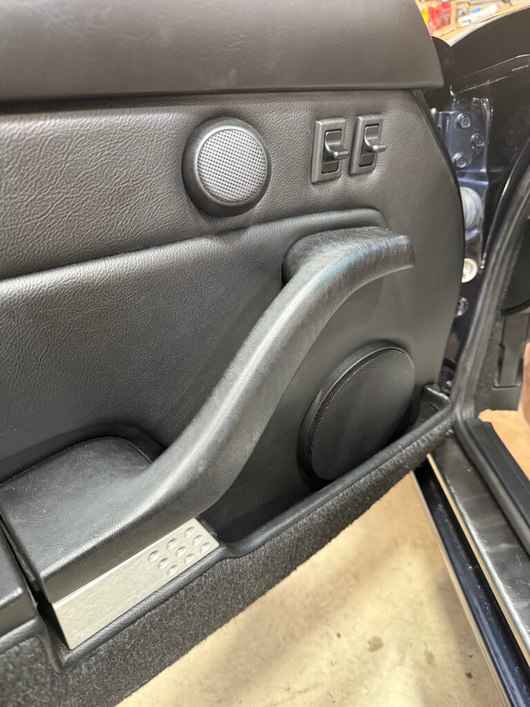 Porsche 993 Helix Ci7 speaker upgrade